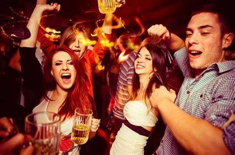 ligar en discoteca|Temas de conversación para ligar en una discoteca:。